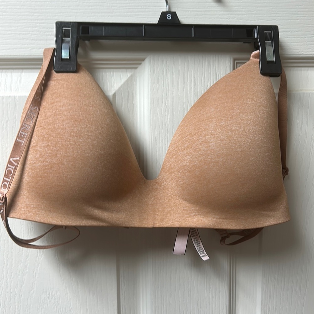 Victoria secret 34DD bra worn twice